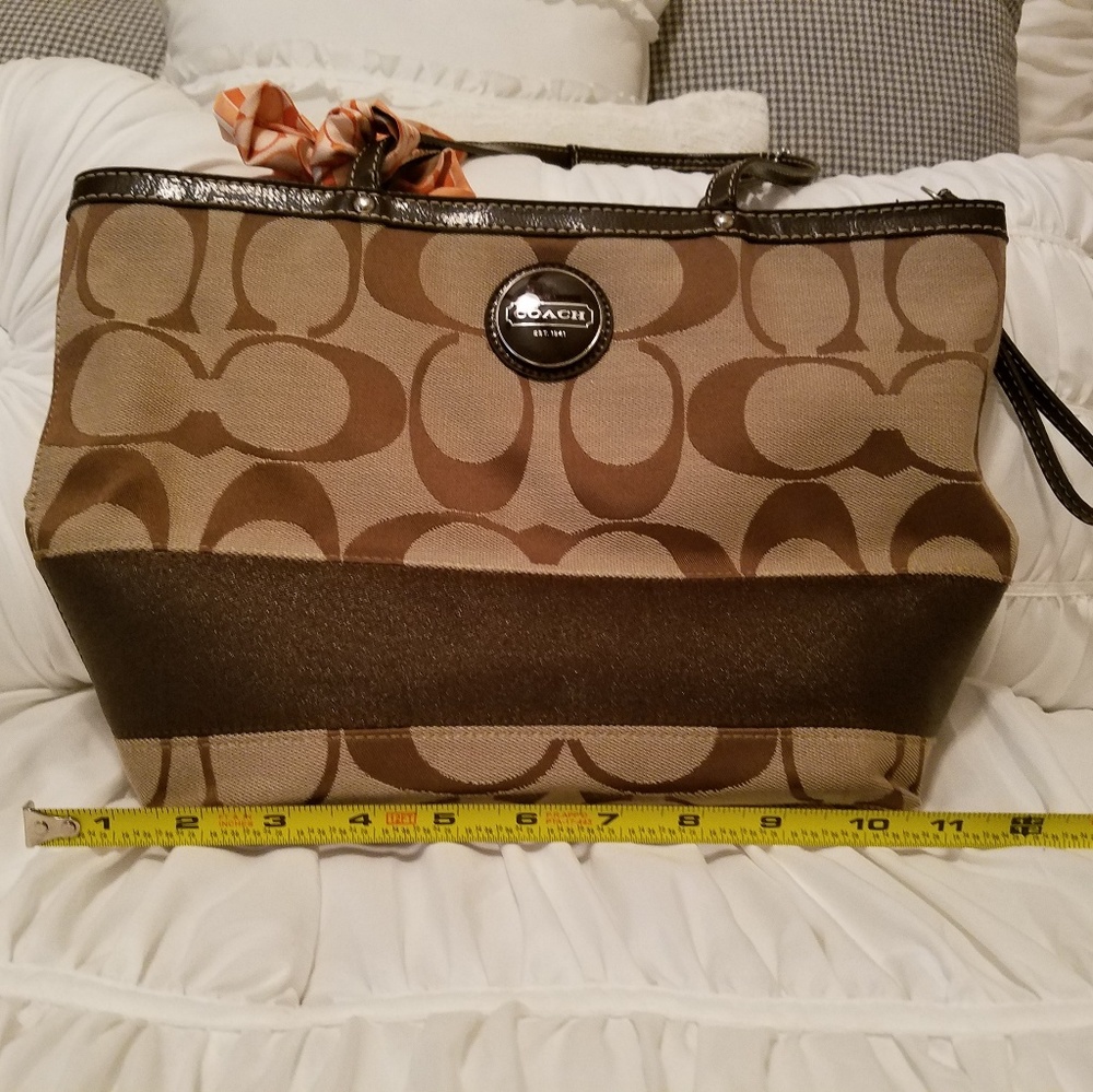 Coach purse with Coach silk scarf - Picture 8 of 8